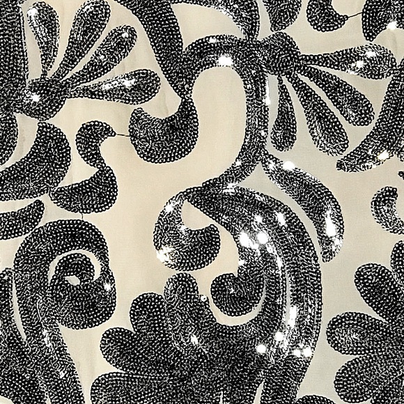 VINCE CAMUTO Silver & Pewter Sequin Swirls on Ivory Sleeveless Cocktail Dress 6 - Picture 8 of 16